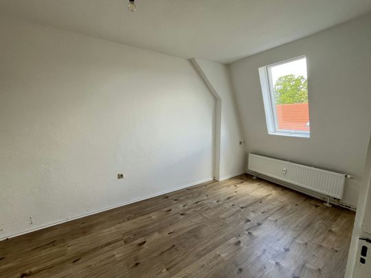 Großzügige 3 Raum Wohnung mit Einbauküche - Photo 1