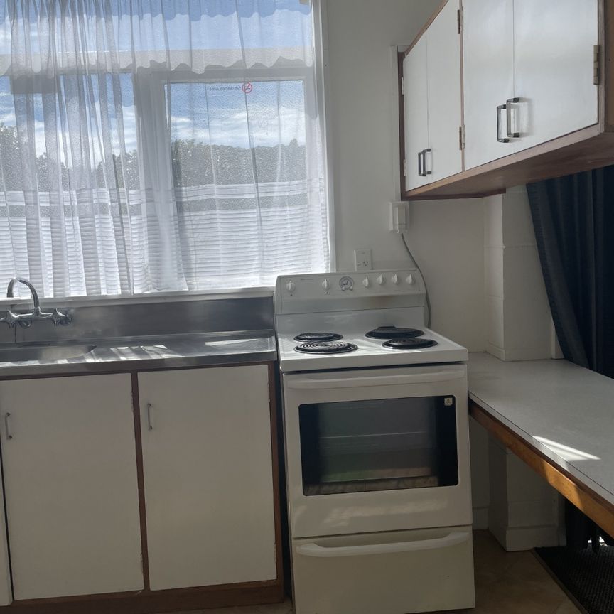 Cosy Bedsit - Photo 1