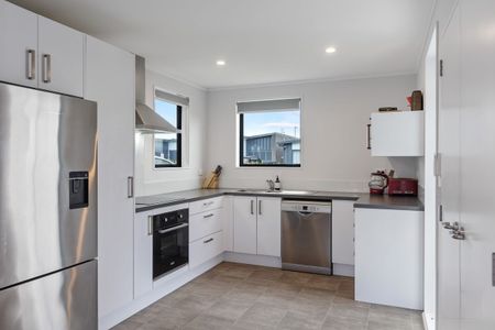 99 Battalion Drive, Papakura, Auckland - Photo 2