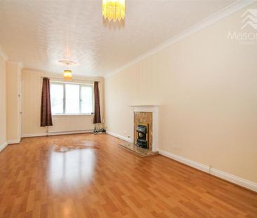 4 bedroom detached house to rent - Photo 2