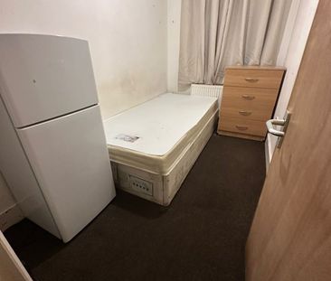 Room in a Shared Flat, Denzil Road, NW10 - Photo 6