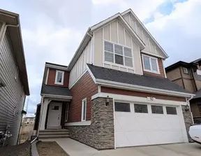Spacious and a home with a view! | Calgary - Photo 1