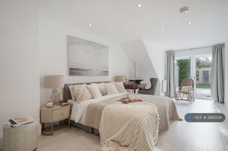 3 bedroom flat to rent - Photo 2