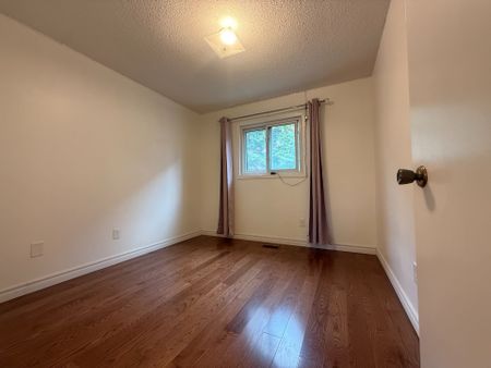 For Lease - 45 Edgar Woods Road, Toronto, Ontario - Photo 4