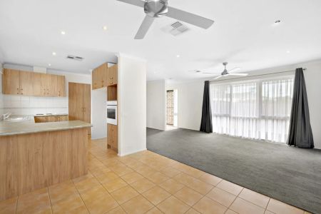 Neat family home with the bonus of a bungalow … - Photo 3