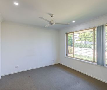 Located in A Quite Court - Photo 4