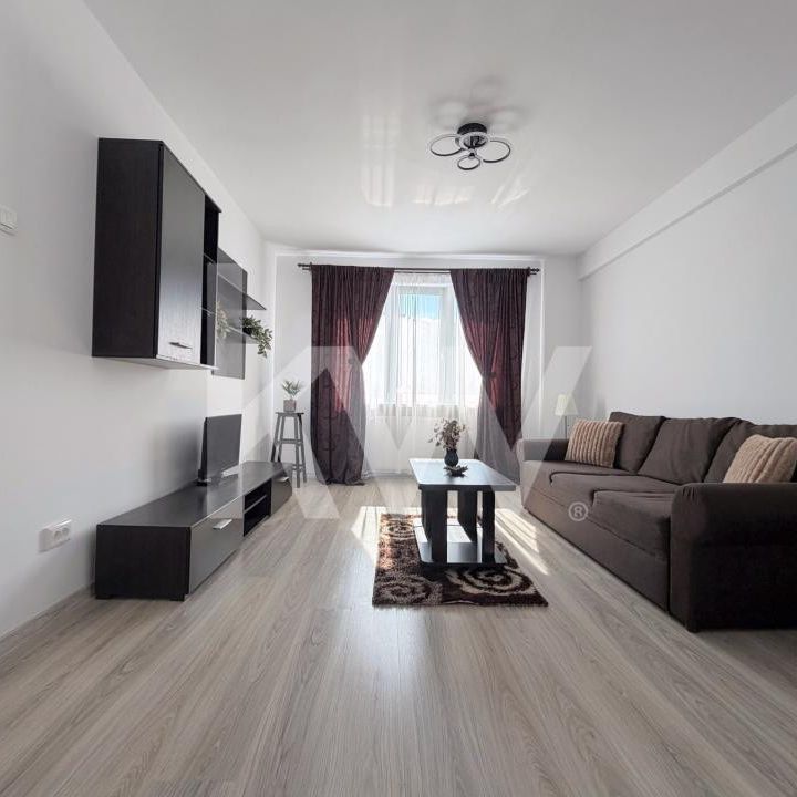 Apartament de inchiriat, 2 camere, central, renovat recent - Photo 1