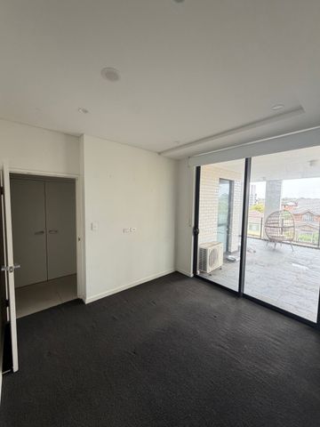Bankstown - Photo 5