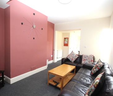 1 bedroom in a house share to rent - Photo 3