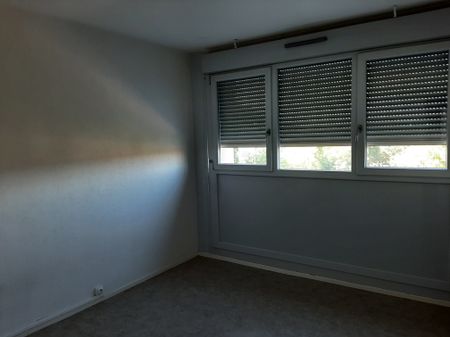 Location - Appartement T3 - 66 m² - Montbéliard - Photo 3