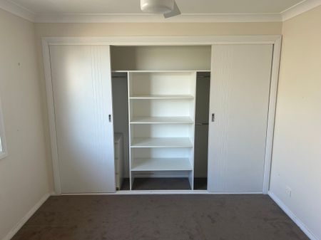 Raymond Terrace - Photo 2
