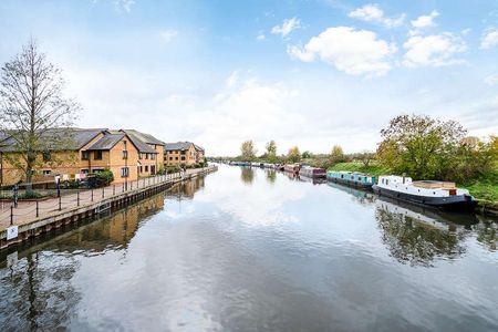 Riverside Close, Clapton, E5 - Photo 3