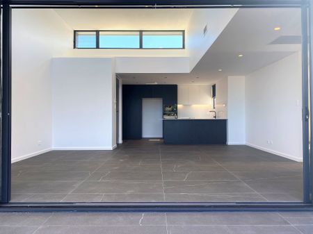 Luxury Apartment Living - Photo 2