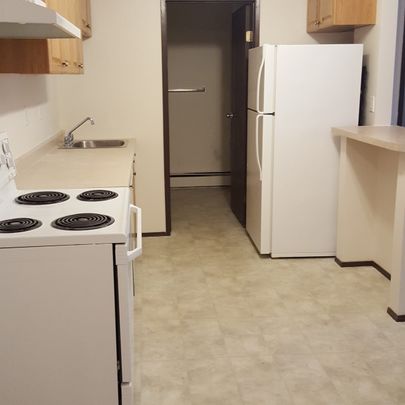 Mac Jo – 1 Bedroom Apartment- All Utilities Included - Photo 1