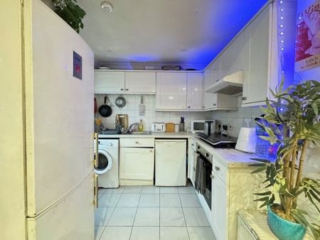 Adelaide Crescent, Hove, BN3 2JH 1 bedroom apartment to rent - Photo 3