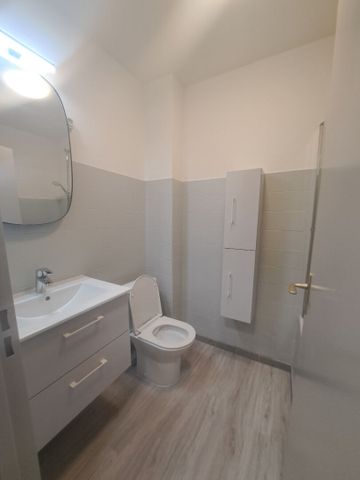 Appartement Villeneuve Les Avignon 1 pièce(s) 25.37 m2 - Terrasse - Place de parking, - Photo 2