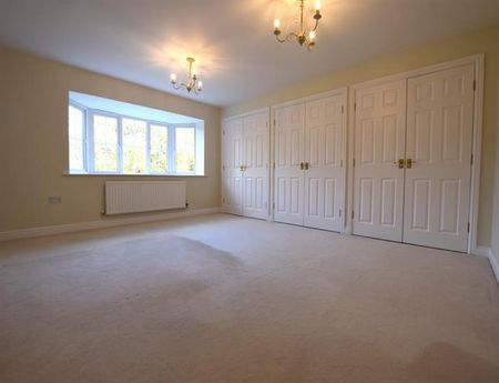 5 Bedroom Detached To Let - Photo 3