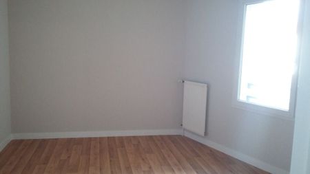 Location Appartement 4 pièces 83m² - Photo 4