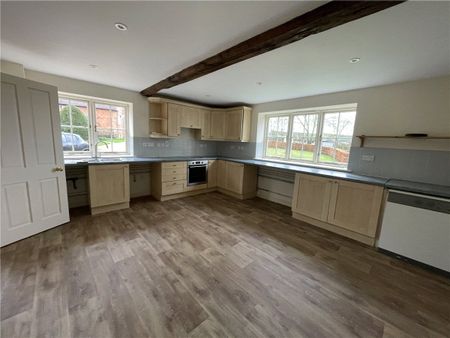 Two bedroom barn conversion on quiet country lane, situated in the landlord's grounds. - Photo 4