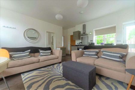 All inclusive short let. Lovely apartment close to amenities with all bills included - Photo 4