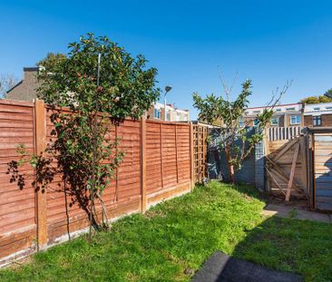 3 bedroom terraced house to rent - Photo 5