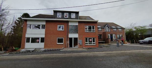 Schöne, komplett renovierte 1-Schlafzimmer-Wohnung in Lichtenbusch - Photo 1