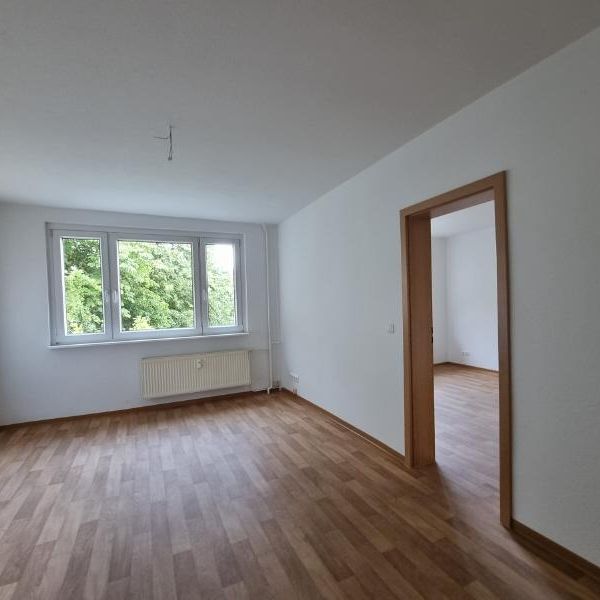 Sanierte Zweiraumwohnung mit Einbauküche - Photo 1