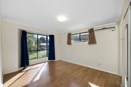 Great Family Home with Large Shed - Photo 4