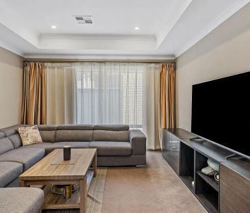 10 Charling Street, - Photo 2