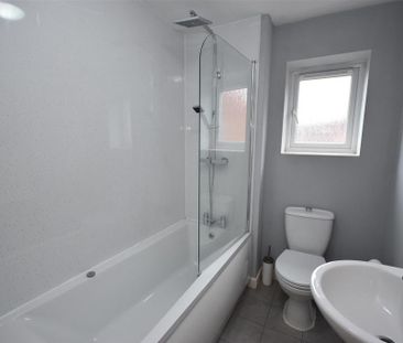 2 bedroom semi-detached house to rent - Photo 4