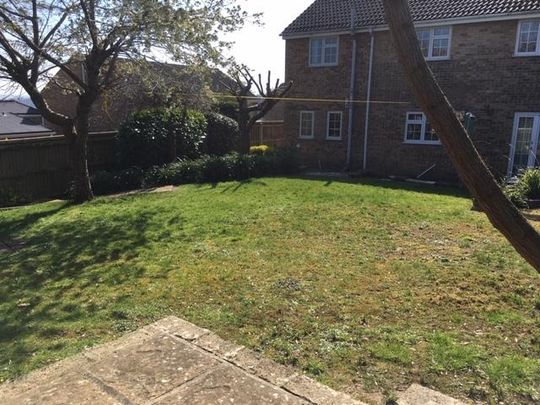 4 bedroom detached house to rent - Photo 1