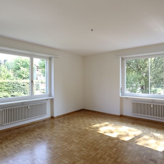 Wohnen im Grünen - grosszügige 4.5-Zimmerwohnung in Riehen - Photo 1