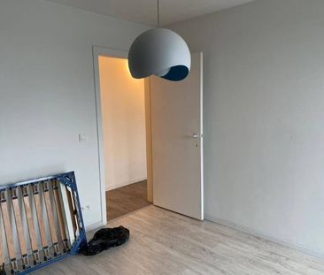 Ruim (±100m²) app met 2 slpk en autostaanplaats in hartje Geel - Photo 6