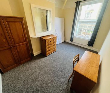 5 bedroom flat to rent - Photo 4