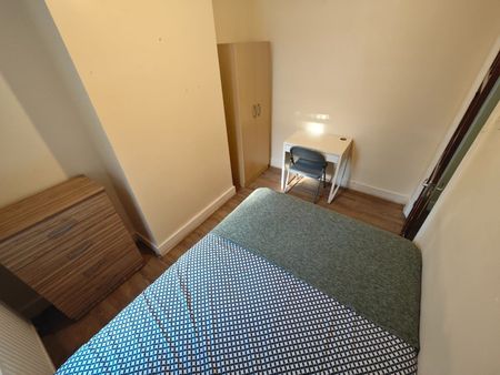Room in a Shared House, North Grove, N15 - Photo 3