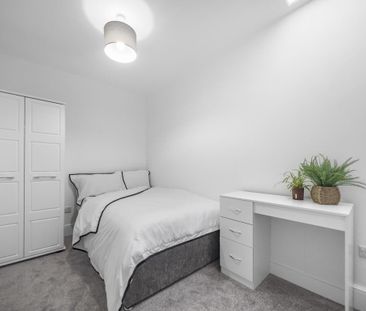 4 bedroom terraced house to rent - Photo 5