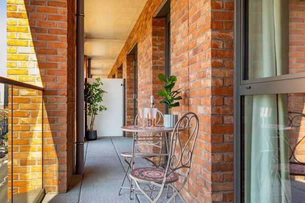 3 Bed Flat, Green Street, E13 - Photo 1