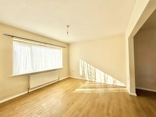 3 bedroom end of terrace house to rent - Photo 1