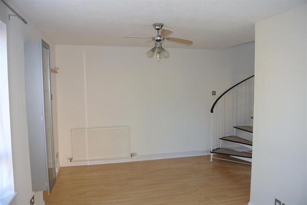 1 bedroom semi-detached house to rent - Photo 1