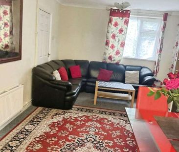 Queensway, Stourbridge, DY9 - Photo 3