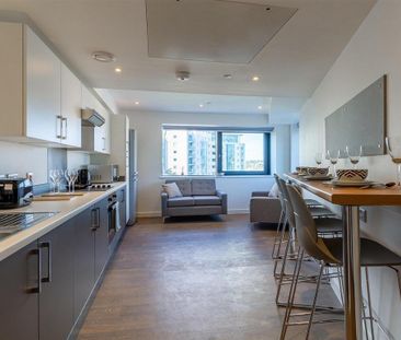 1 bedroom in a flat share to rent - Photo 6