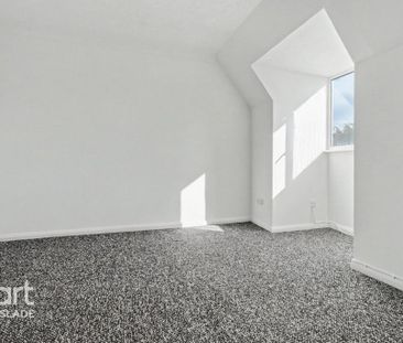 3 bedroom flat to rent - Photo 2