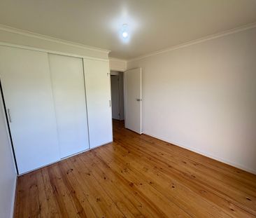 3 Bedroom Home with Large Backyard! - Photo 4