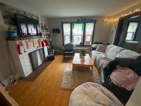 287 Albert St - 5 bed, 2 bath STUDENT HOME - Photo 1