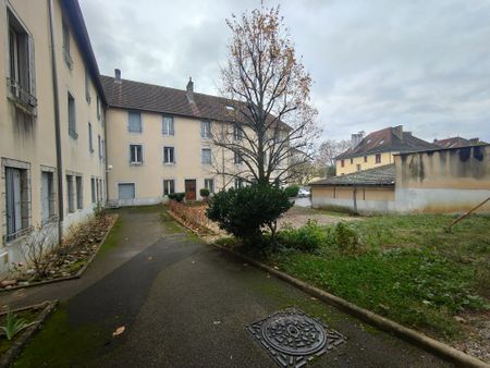 Location Appartement 6 pièces 93m² BAUME LES DAMES 25110 - Photo 4