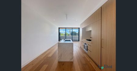 Light-Filled Two-Bedroom Apartment - Photo 5