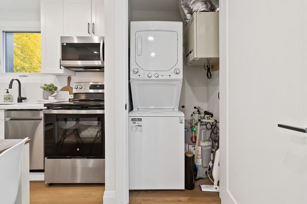 For Lease - 1332 Majestic Drive Unit# 2, Burlington, Ontario - Photo 1