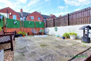 2 BEDROOM House - End Terrace - Photo 2