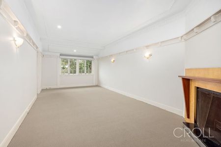 Stylish Art Deco Apartment in Prime Mosman Location - Photo 2