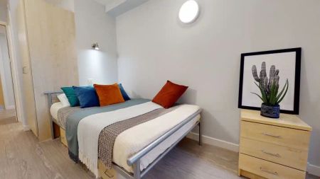 Silver En Suite - Photo 4